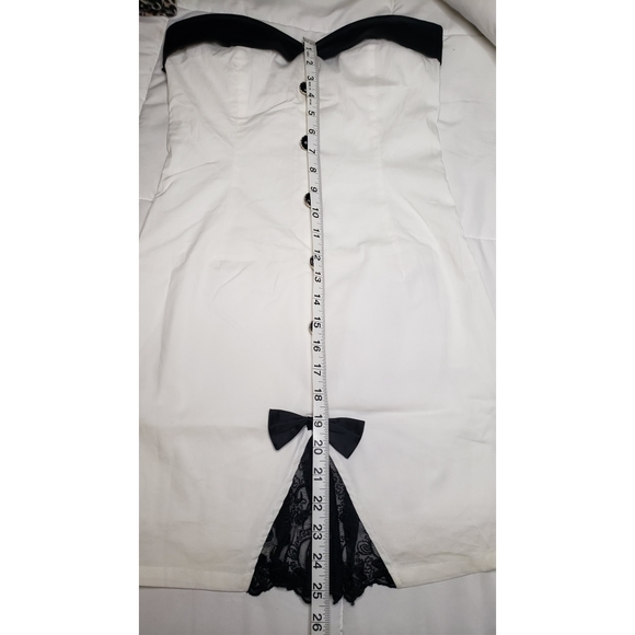 White & black buttons lace strapless dress - Picture 9 of 9